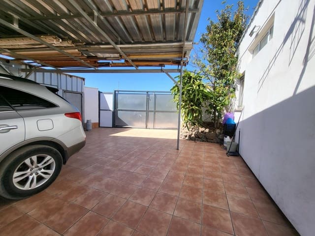 5 chambre Villa/Maison à vendre à Buzanada, Arona avec garage - 580 000 € (Ref: 9615631)