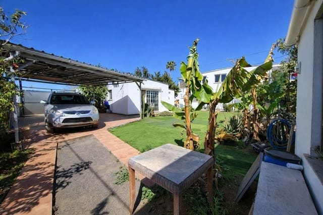 5 sovrum Villa till salu i Buzanada, Arona med garage - 580 000 € (Ref: 9615631)