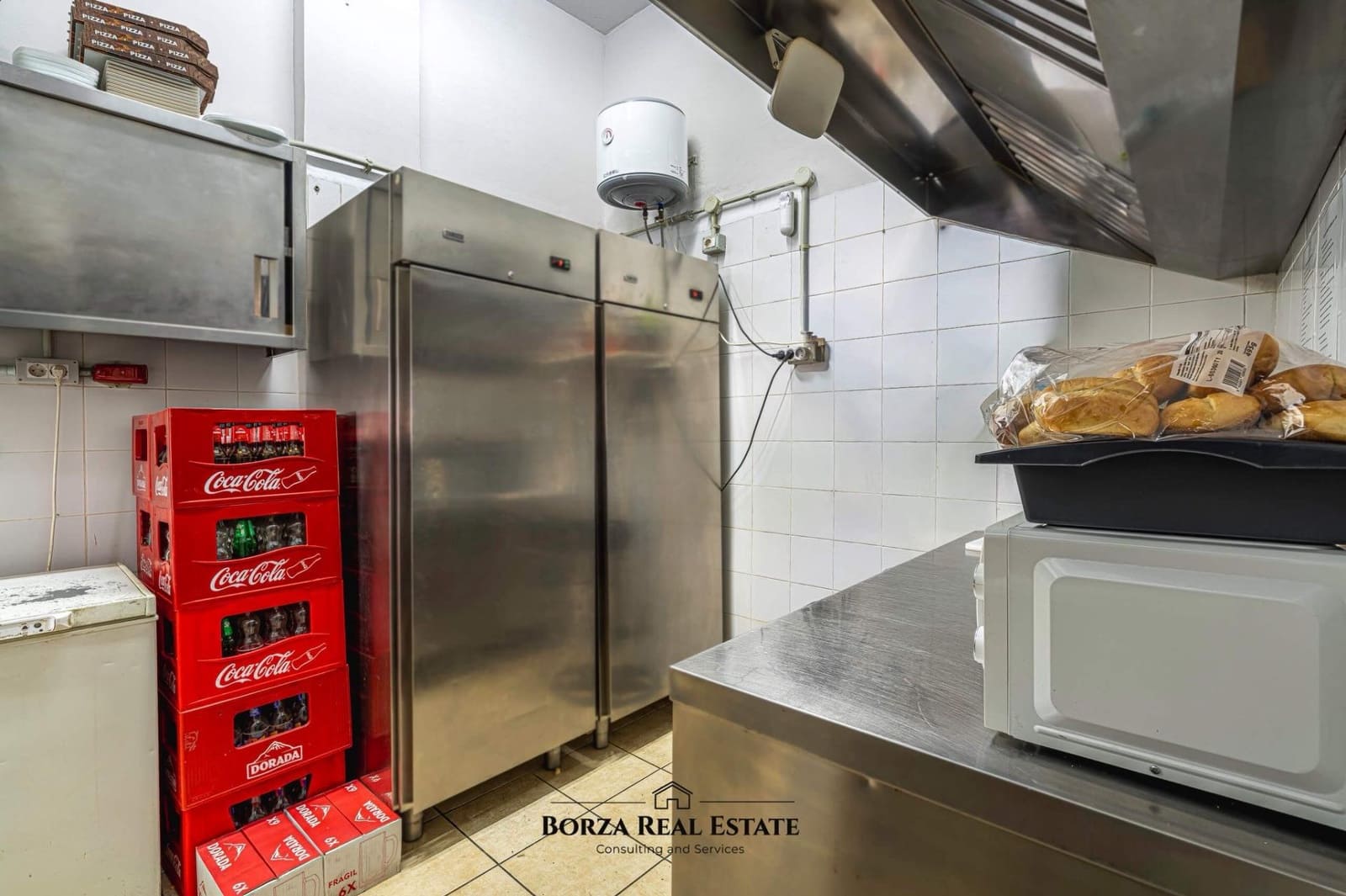 Commercial for rent in Playa de las Americas - € 1,400 (Ref: 9659515)