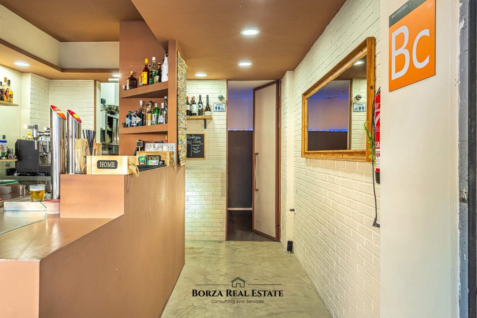 Commercial for rent in Playa de las Americas - € 1,400 (Ref: 9659515)