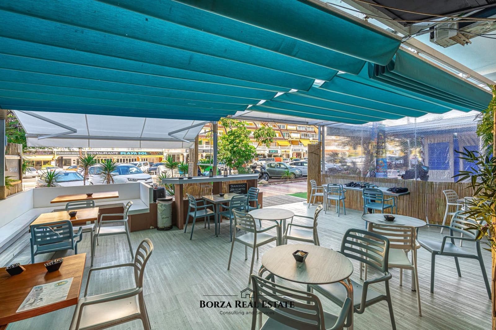 Commercial for rent in Playa de las Americas - € 1,400 (Ref: 9659515)