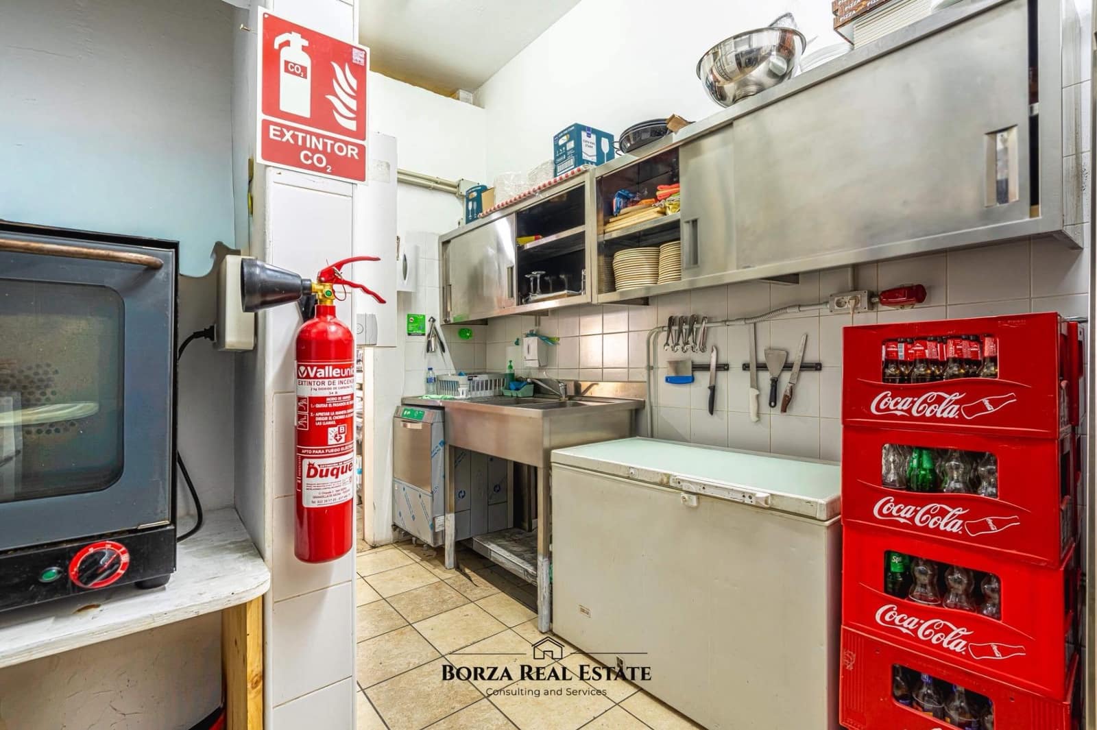 Commercial for rent in Playa de las Americas - € 1,400 (Ref: 9659515)