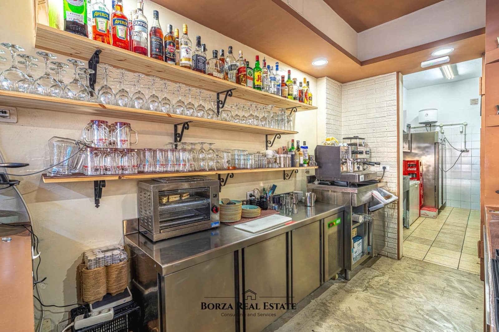 Commercial for rent in Playa de las Americas - € 1,400 (Ref: 9659515)