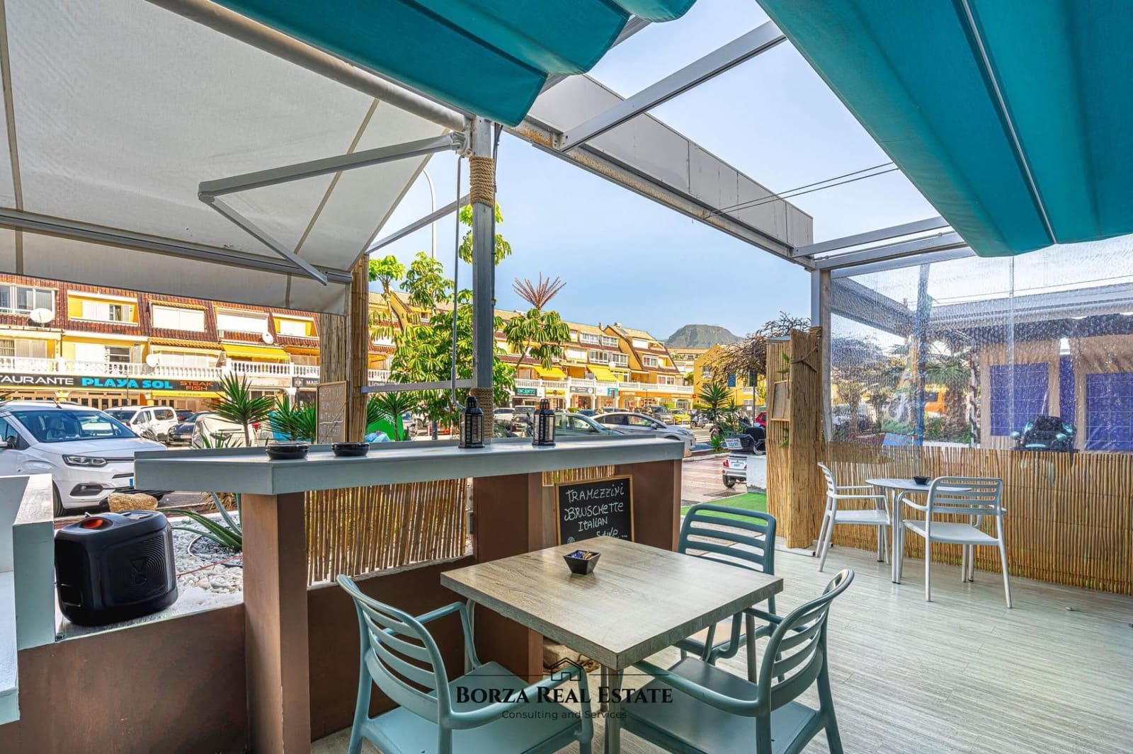 Commercial for rent in Playa de las Americas - € 1,400 (Ref: 9659515)