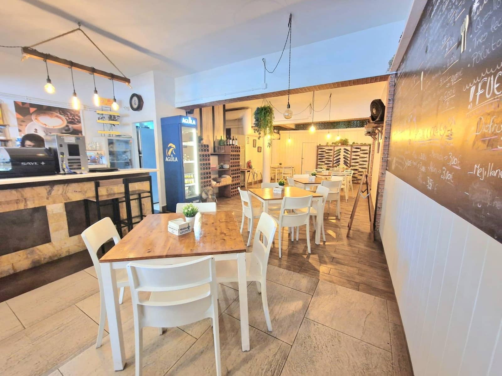 Commercial for rent in Adeje - € 1,000 (Ref: 9690698)