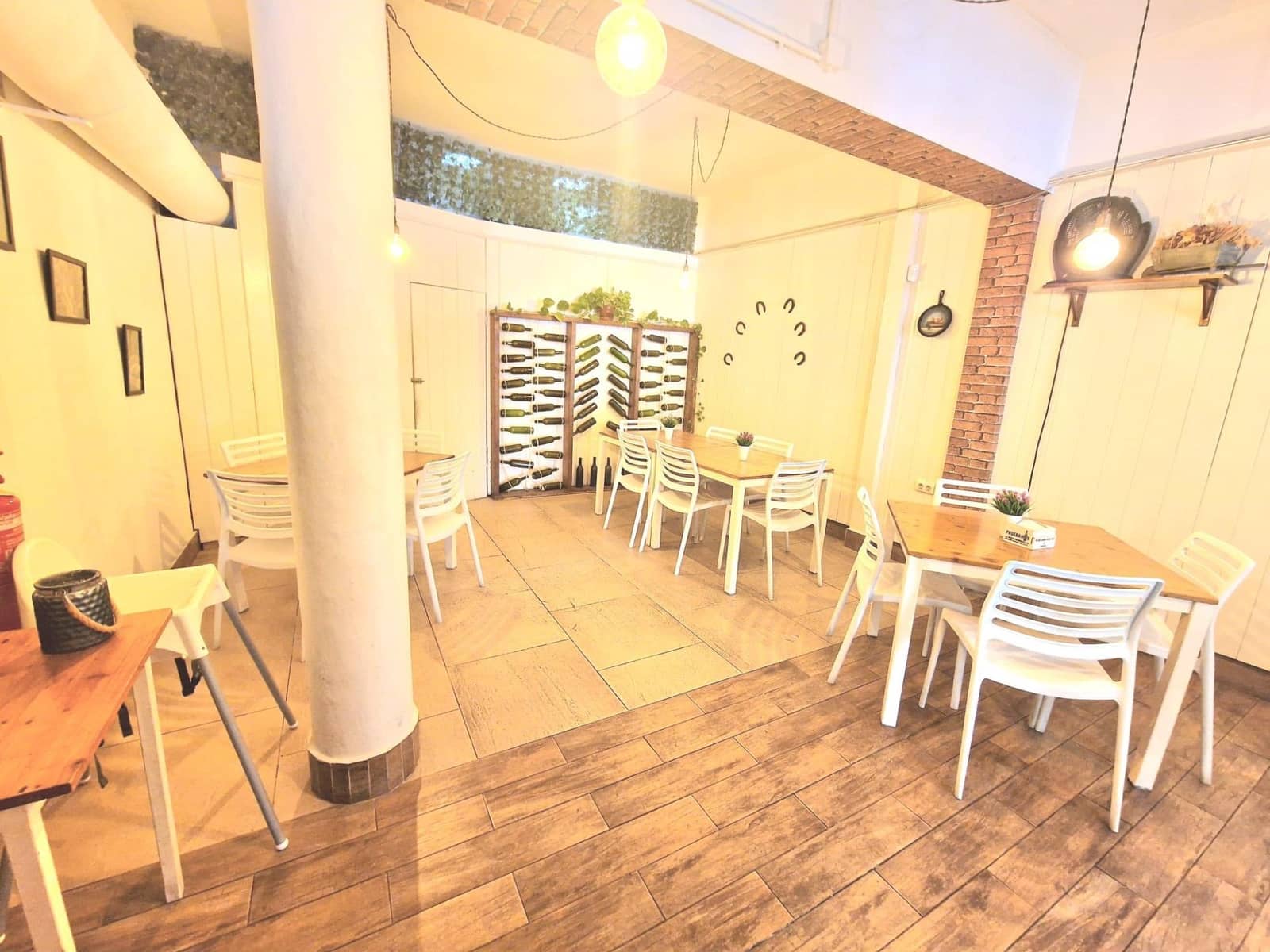 Commercial for rent in Adeje - € 1,000 (Ref: 9690698)