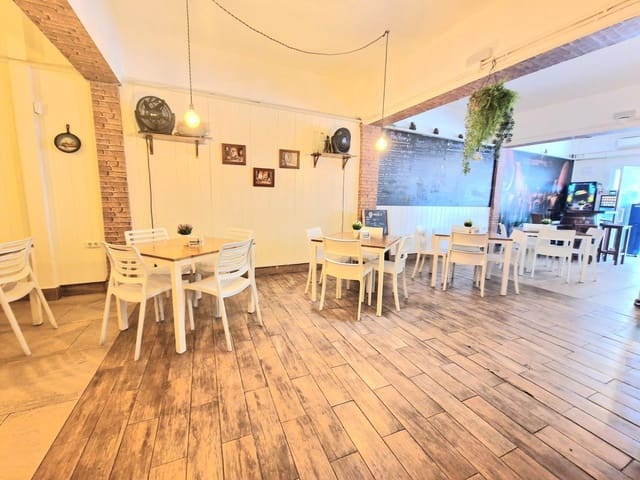 Commercial for rent in Casco Urbano, Adeje - € 1,000 (Ref: 9690698)