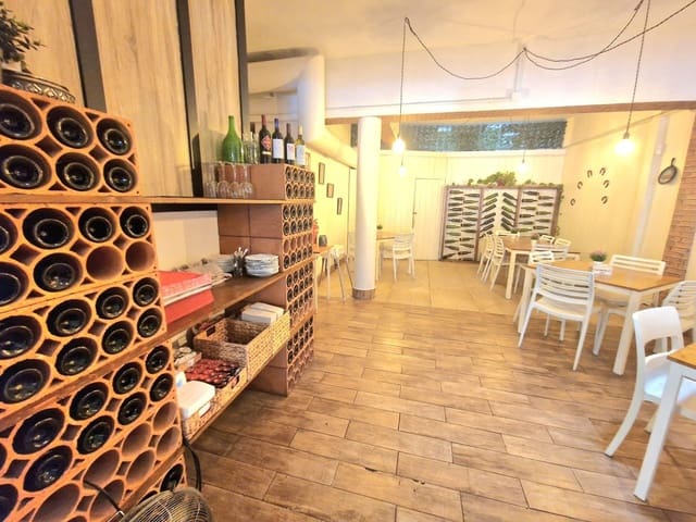 Commercial for rent in Casco Urbano, Adeje - € 1,000 (Ref: 9690698)