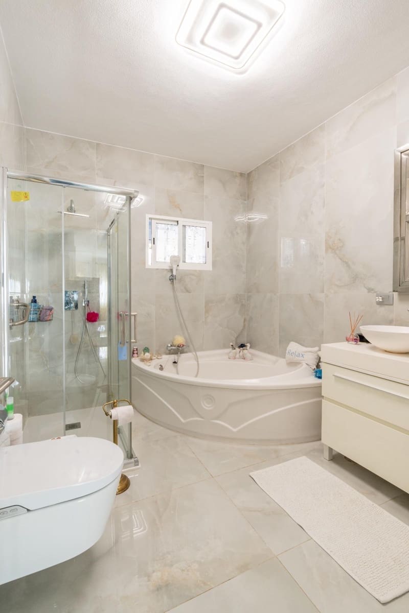 4 sovrum Villa till salu i San Isidro de Abona med pool garage - 699 000 € (Ref: 9759067)