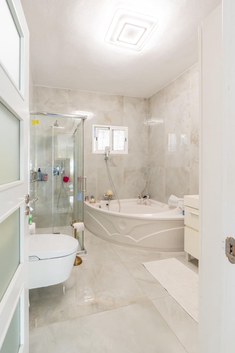 4 sovrum Villa till salu i San Isidro de Abona med pool garage - 699 000 € (Ref: 9759067)