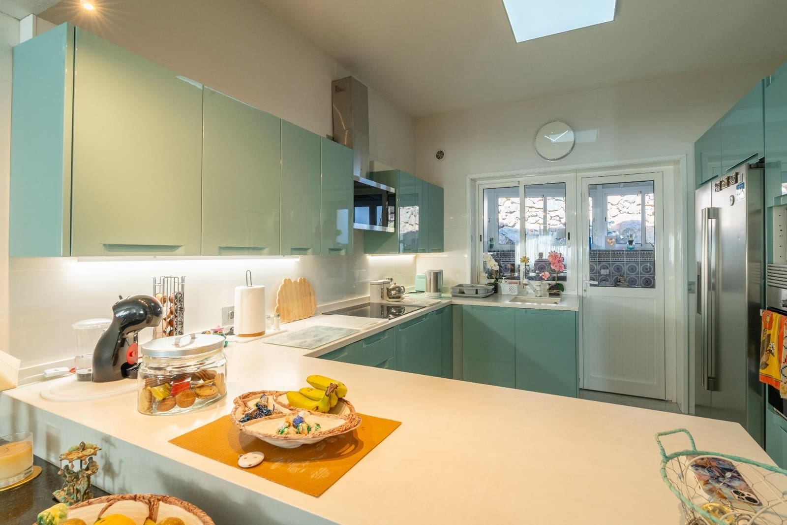 4 bedroom Villa for sale in San Isidro de Abona with pool garage - € 630,000 (Ref: 9759067)