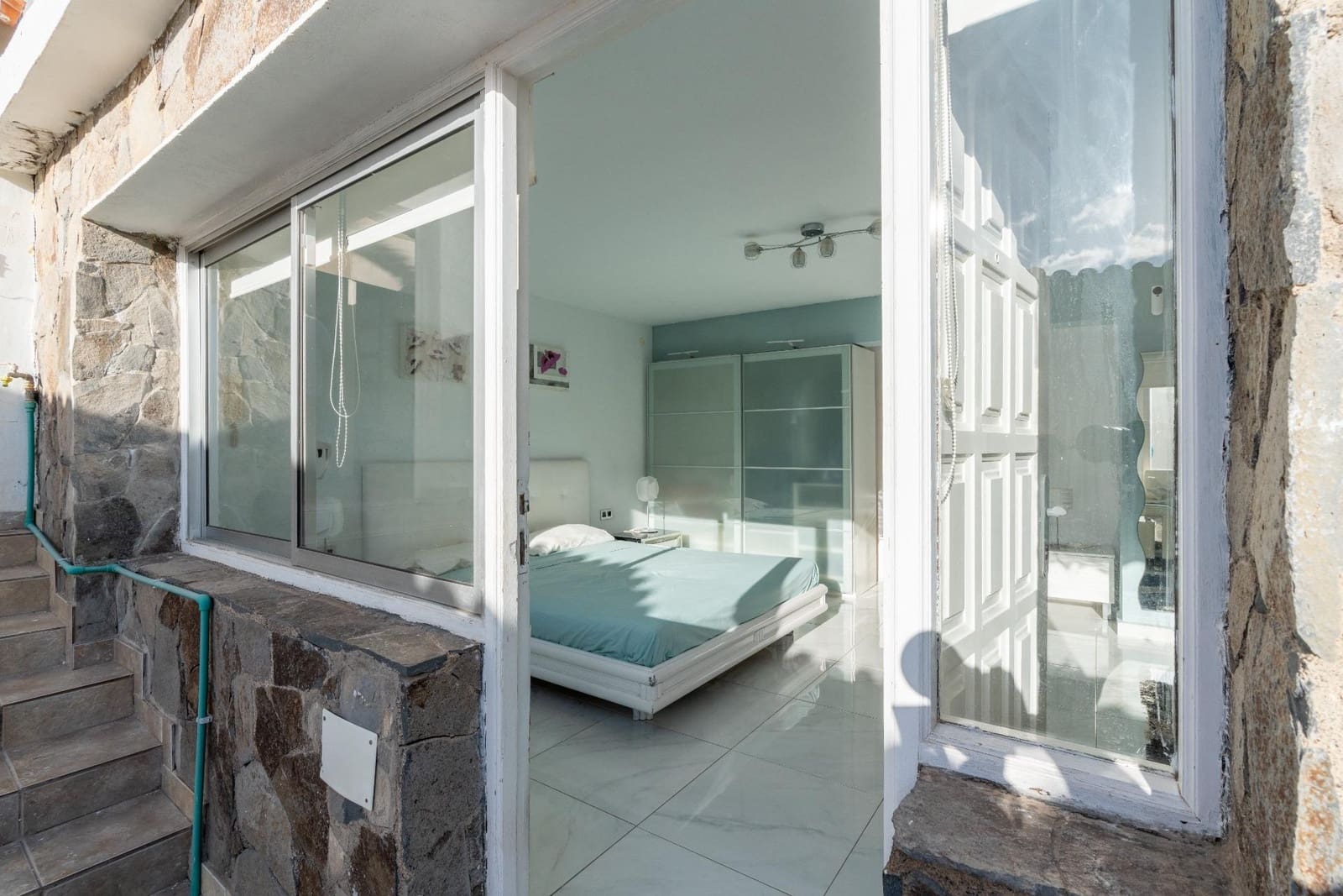 4 bedroom Villa for sale in San Isidro de Abona with pool garage - € 630,000 (Ref: 9759067)