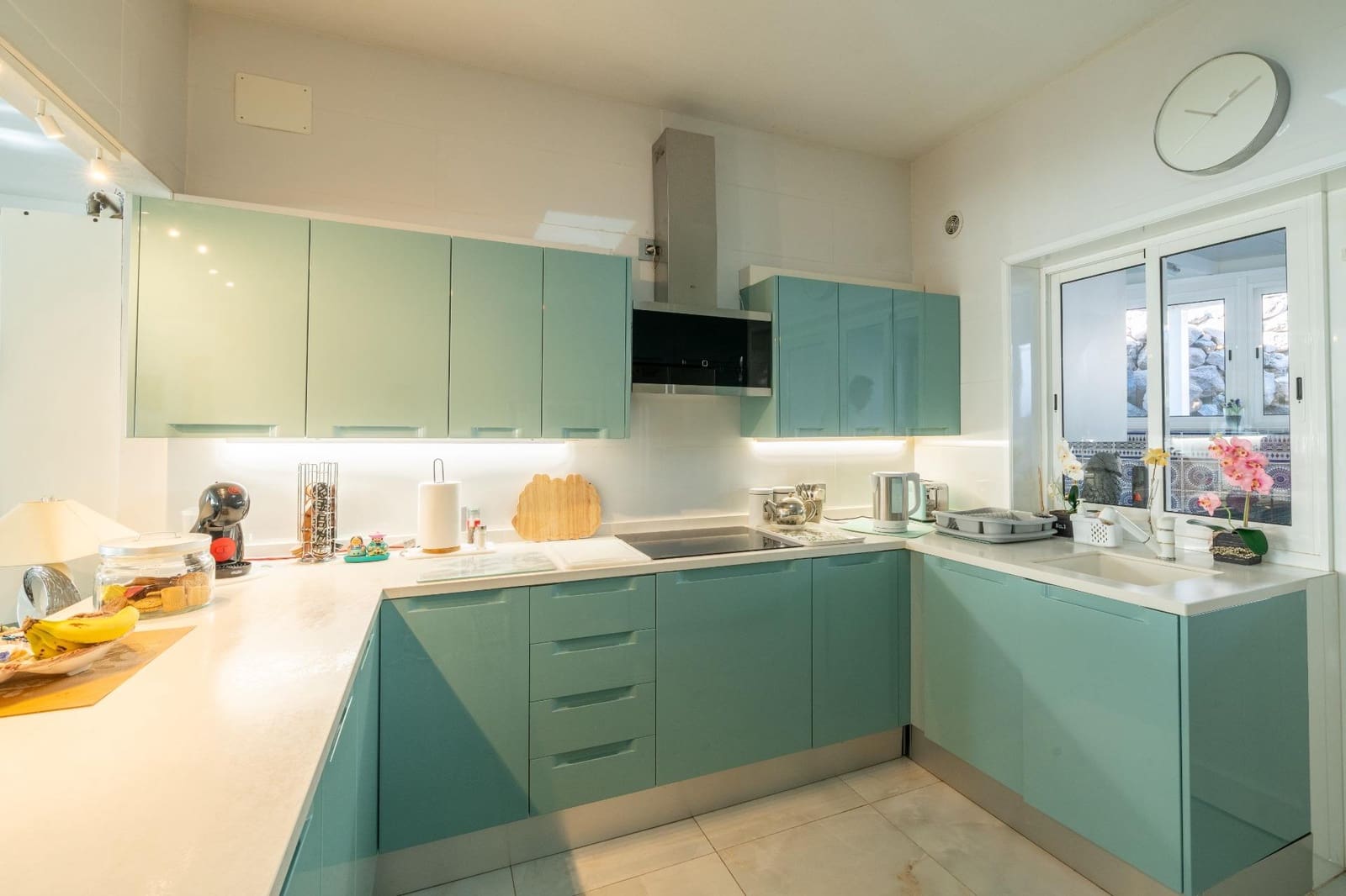 4 bedroom Villa for sale in San Isidro de Abona with pool garage - € 630,000 (Ref: 9759067)