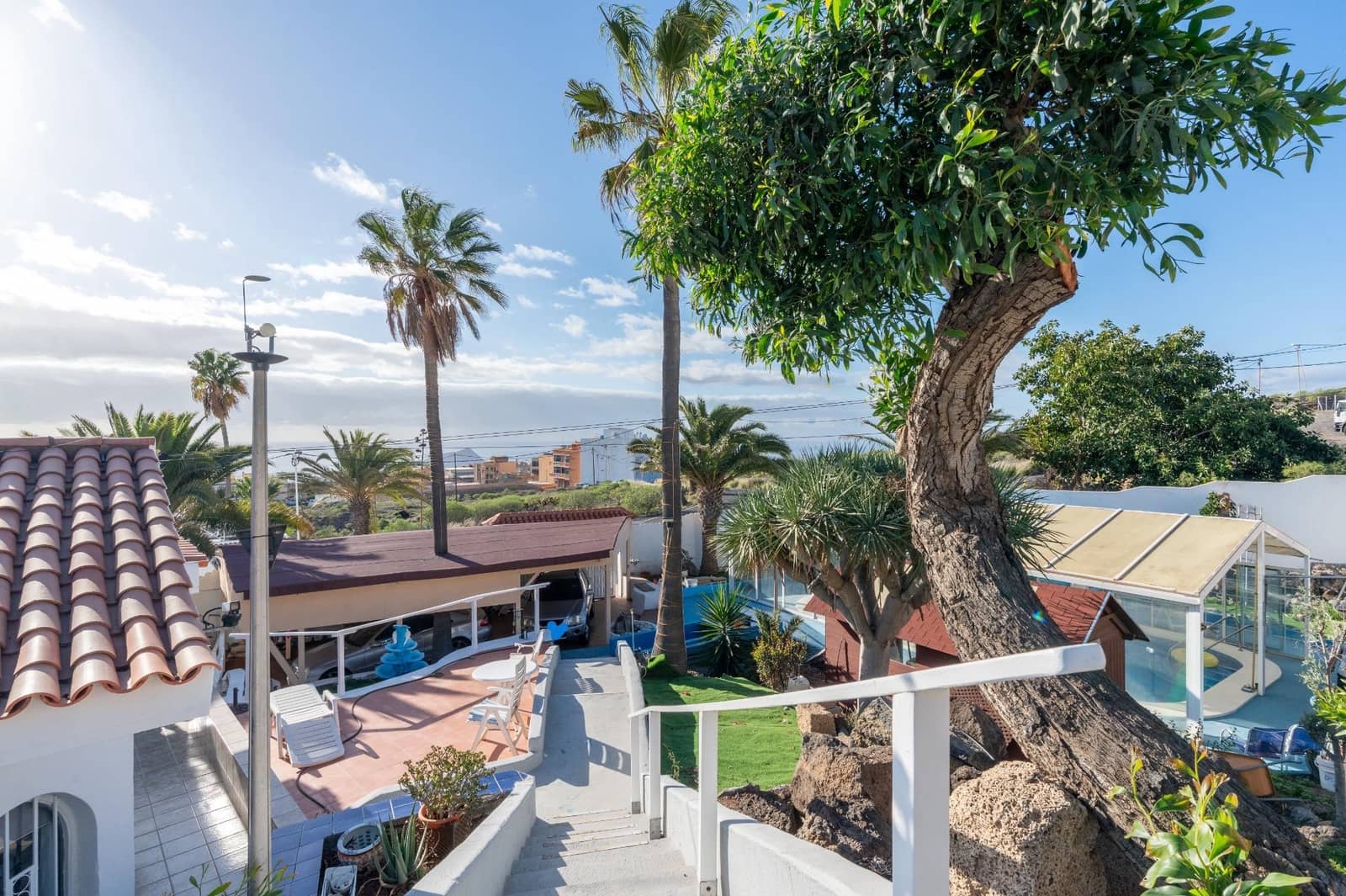 4 bedroom Villa for sale in San Isidro de Abona with pool garage - € 630,000 (Ref: 9759067)