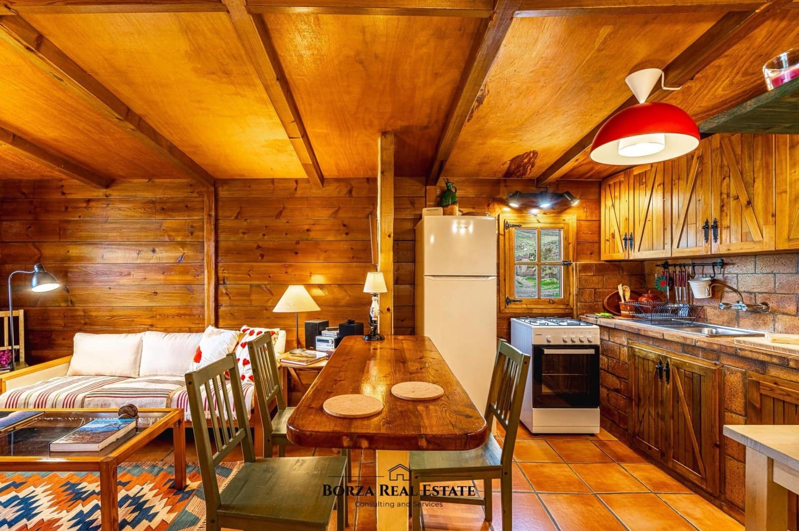 Casa de Madera de 2 habitaciones en San Isidro de Abona en alquiler - 1.500 € (Ref: 9806556)