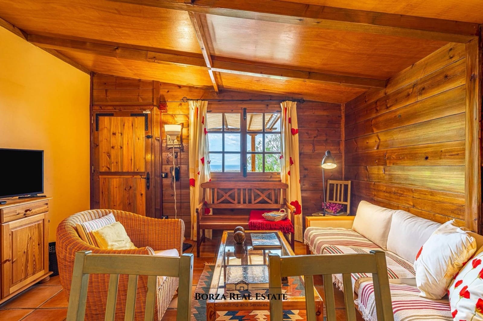 Casa de Madera de 2 habitaciones en San Isidro de Abona en alquiler - 1.500 € (Ref: 9806556)