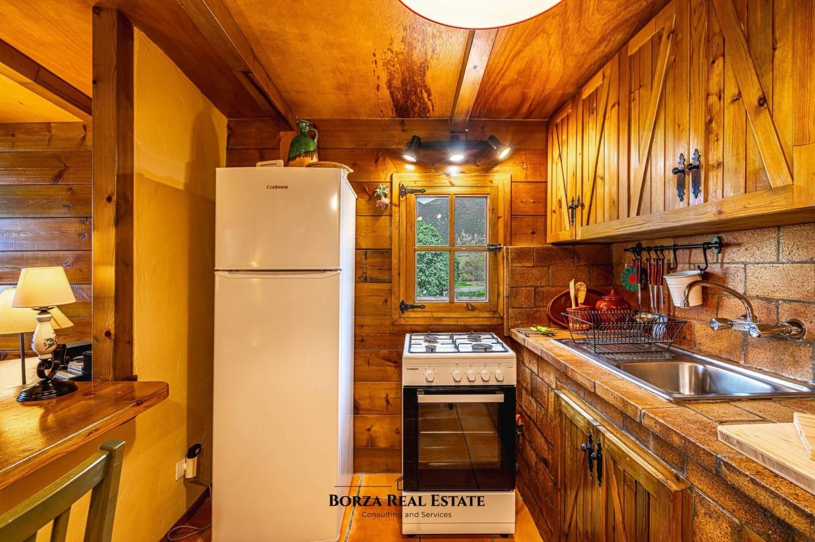 Casa de Madera de 2 habitaciones en San Isidro de Abona en alquiler - 1.500 € (Ref: 9806556)