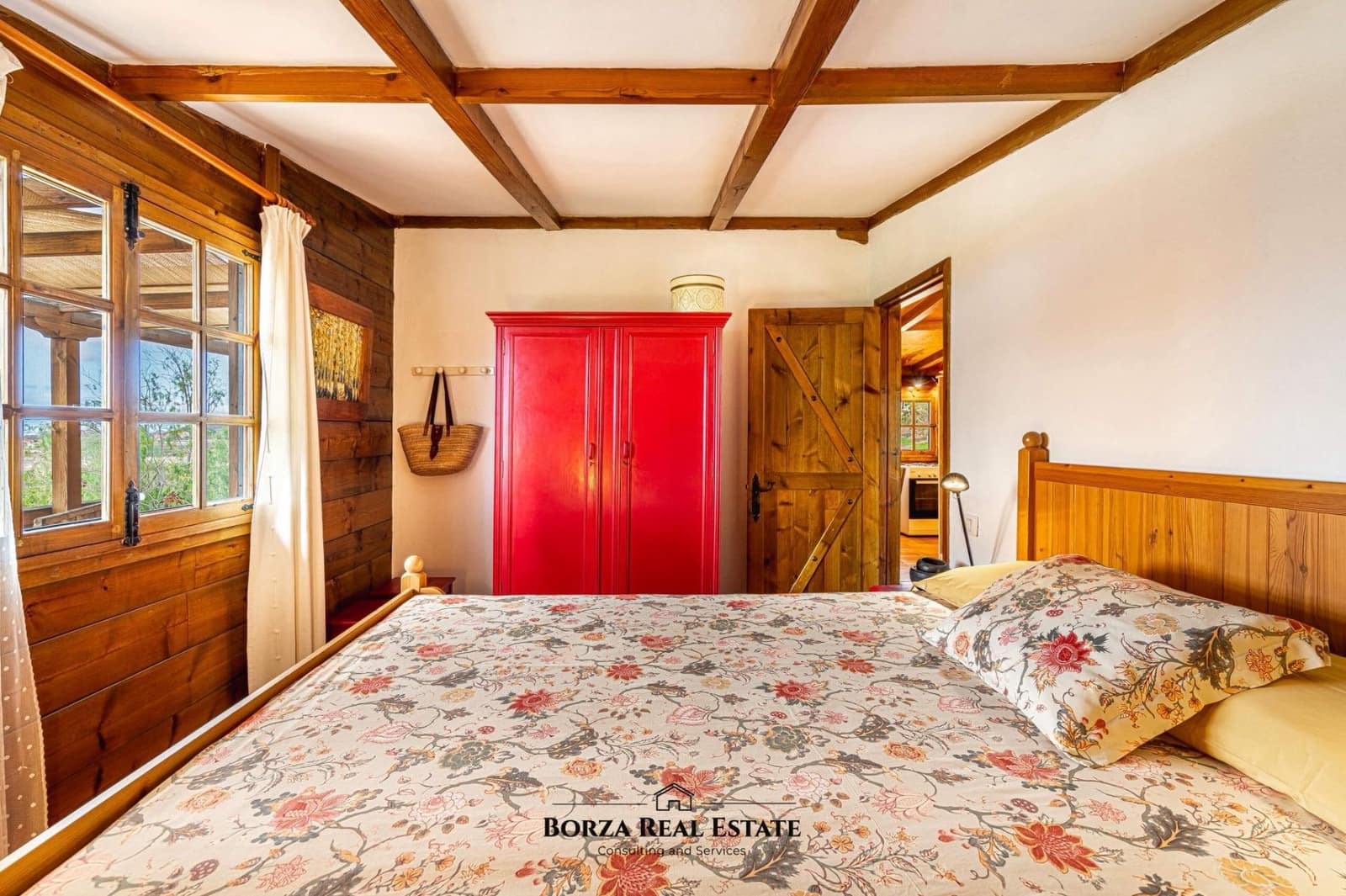 Casa de Madera de 2 habitaciones en San Isidro de Abona en alquiler - 1.500 € (Ref: 9806556)