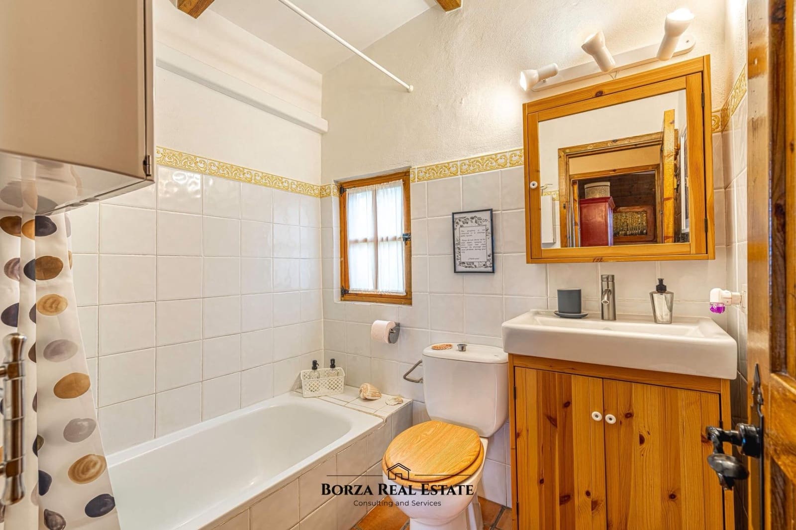 Casa de Madera de 2 habitaciones en San Isidro de Abona en alquiler - 1.500 € (Ref: 9806556)