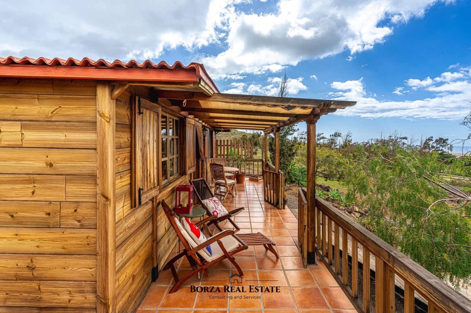 Casa de Madera de 2 habitaciones en San Isidro de Abona en alquiler - 1.500 € (Ref: 9806556)