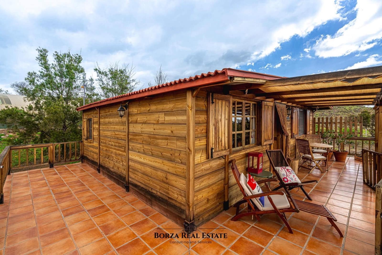 Casa de Madera de 2 habitaciones en San Isidro de Abona en alquiler - 1.500 € (Ref: 9806556)