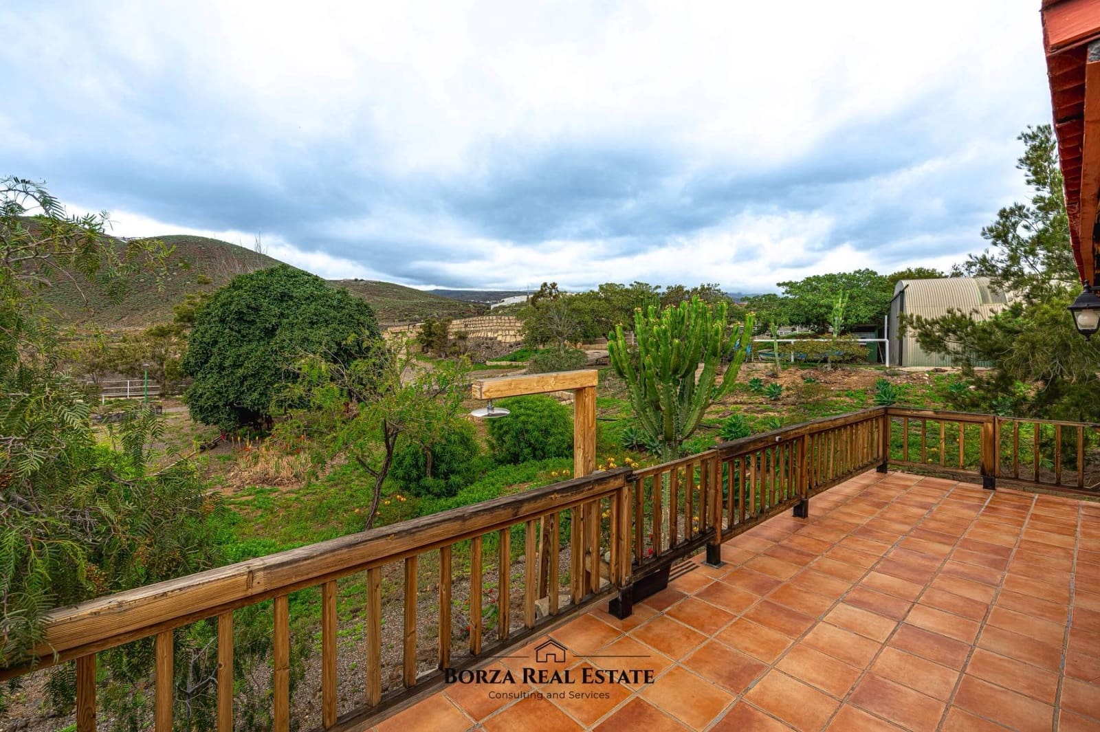 Casa de Madera de 2 habitaciones en San Isidro de Abona en alquiler - 1.500 € (Ref: 9806556)