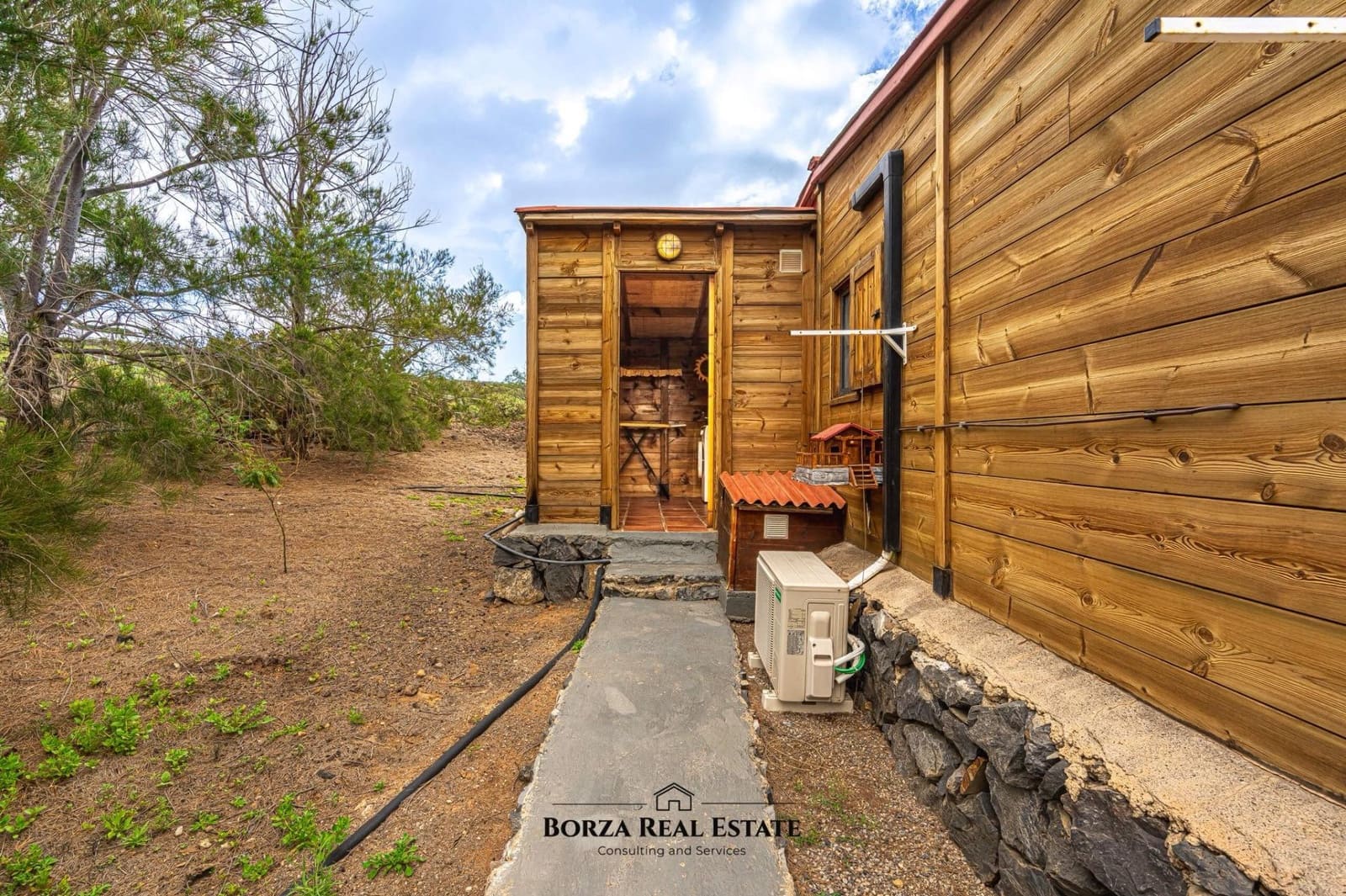 Casa de Madera de 2 habitaciones en San Isidro de Abona en alquiler - 1.500 € (Ref: 9806556)