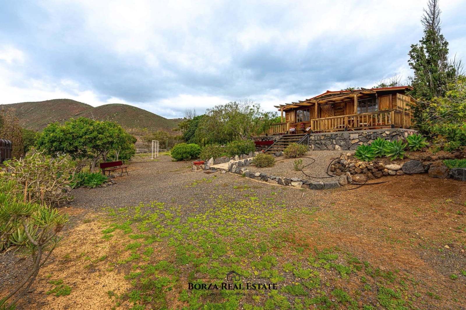 Casa de Madera de 2 habitaciones en San Isidro de Abona en alquiler - 1.500 € (Ref: 9806556)