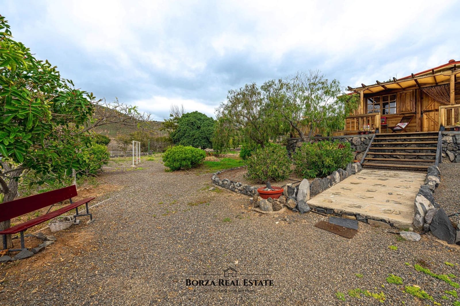 Casa de Madera de 2 habitaciones en San Isidro de Abona en alquiler - 1.500 € (Ref: 9806556)