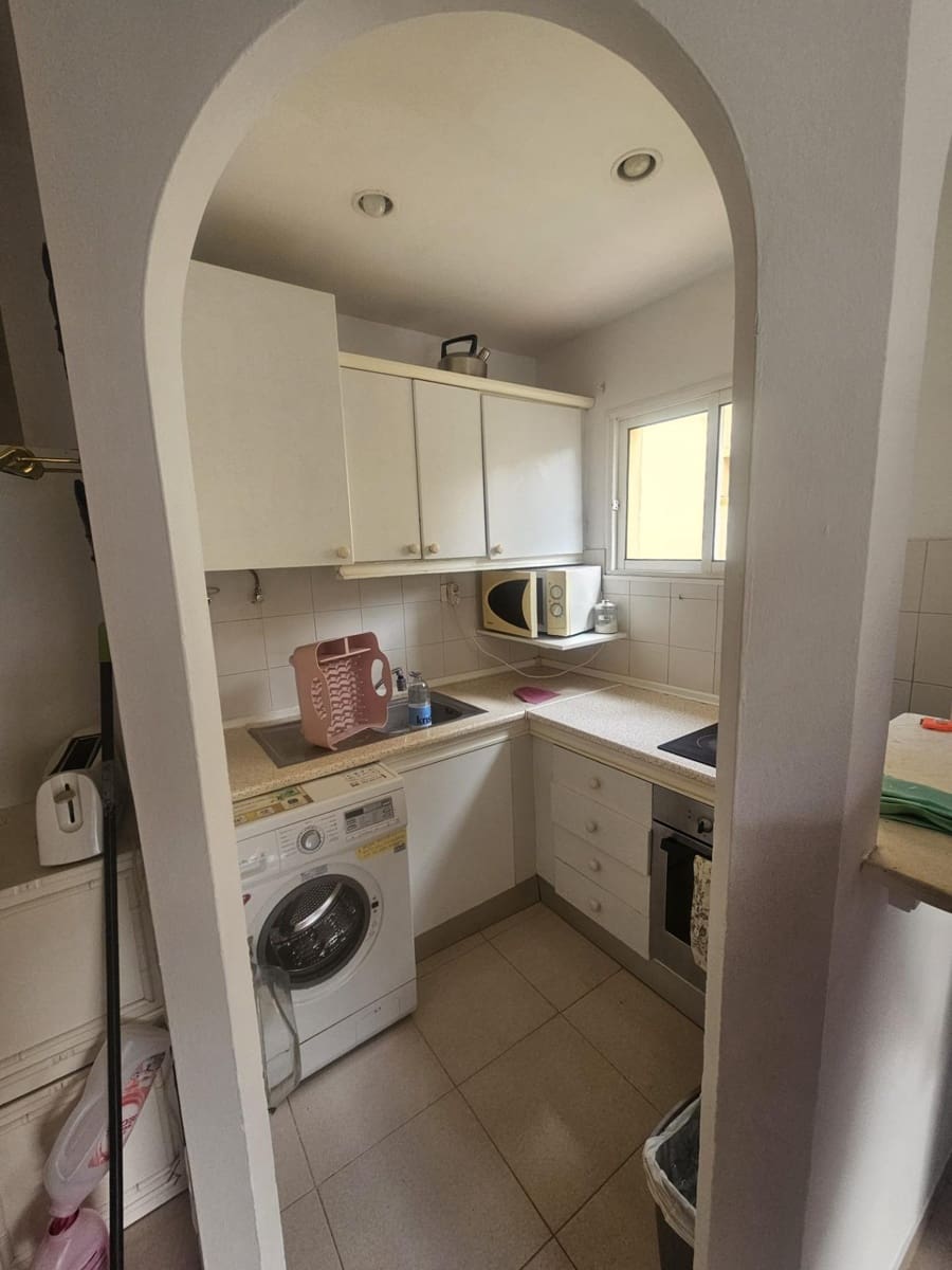 1 quarto Apartamento para arrendar em San Miguel de Abona com piscina - 1 000 € (Ref: 9808072)