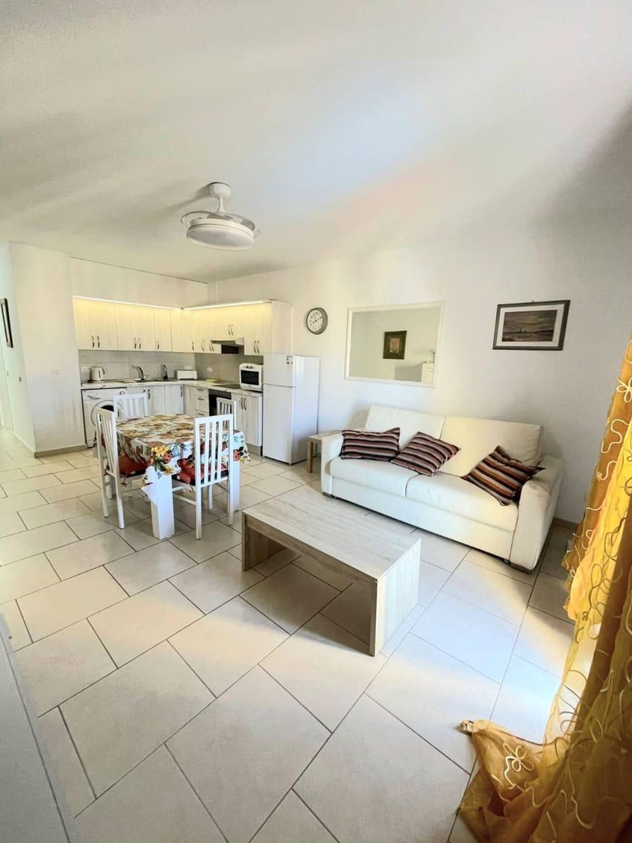 1 bedroom Apartment for rent in Costa Adeje with pool - € 1,500 (Ref: 9823007)