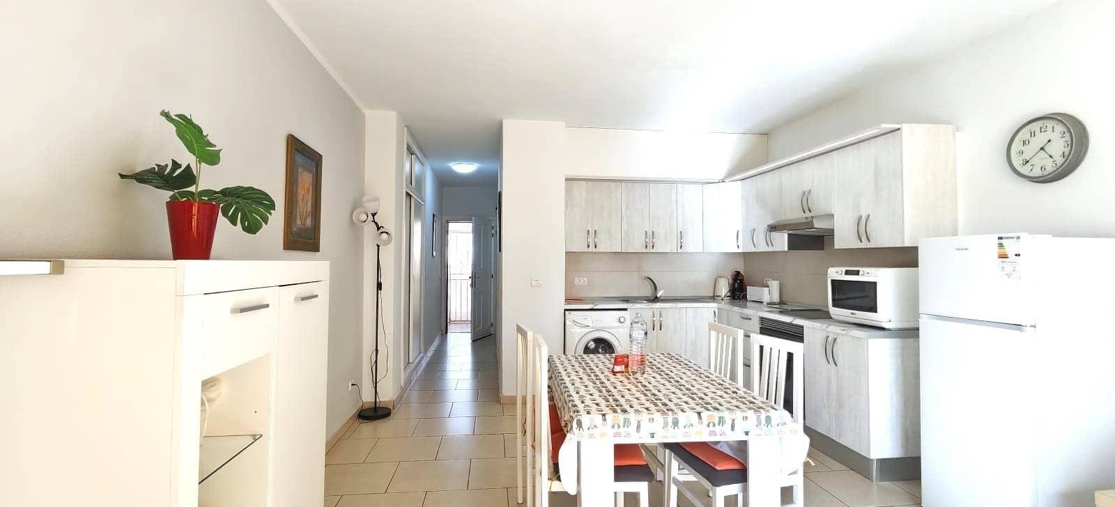 Appartement de 1 chambre à louer à Costa Adeje avec piscine - 1 500 € (Ref: 9823007)
