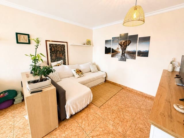 Apartamento de 3 habitaciones en Arona en alquiler con piscina - 1.500 € (Ref: 9823008)