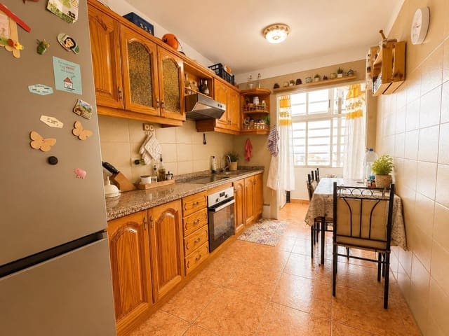 Apartamento de 3 habitaciones en Arona en alquiler con piscina - 1.500 € (Ref: 9823008)