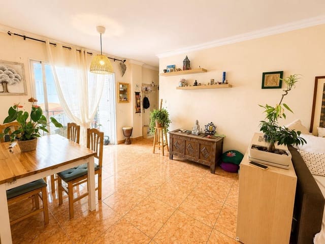 Apartamento de 3 habitaciones en Arona en alquiler con piscina - 1.500 € (Ref: 9823008)