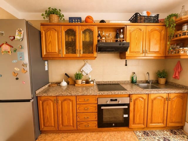 Apartamento de 3 habitaciones en Arona en alquiler con piscina - 1.500 € (Ref: 9823008)