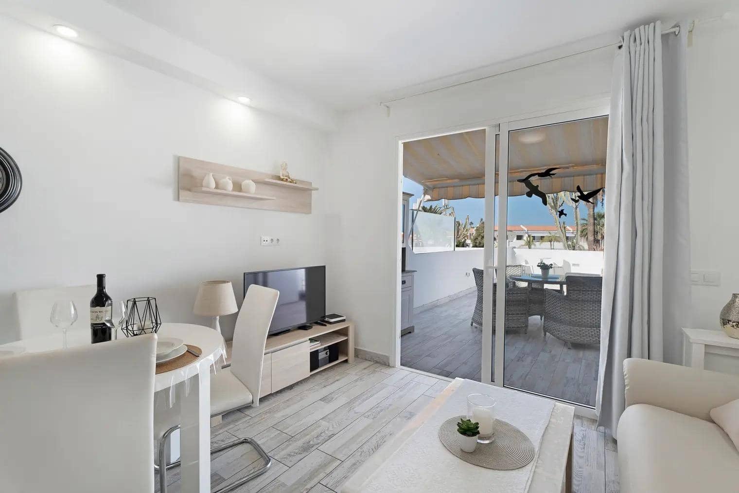 1 bedroom Apartment for sale in Costa Adeje with pool - € 338,000 (Ref: 9833751)