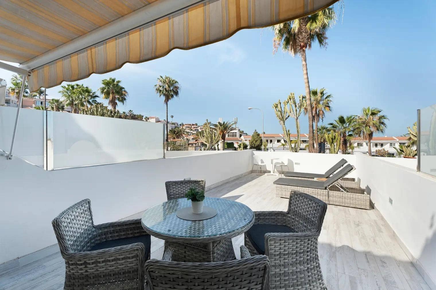 1 bedroom Apartment for sale in Costa Adeje with pool - € 338,000 (Ref: 9833751)