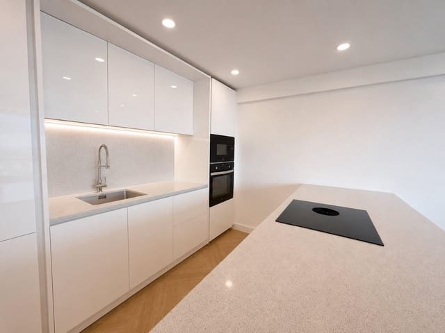 Apartamento de 2 habitaciones en Palm-Mar, Arona en alquiler con garaje - 1.900 € (Ref: 9839341)