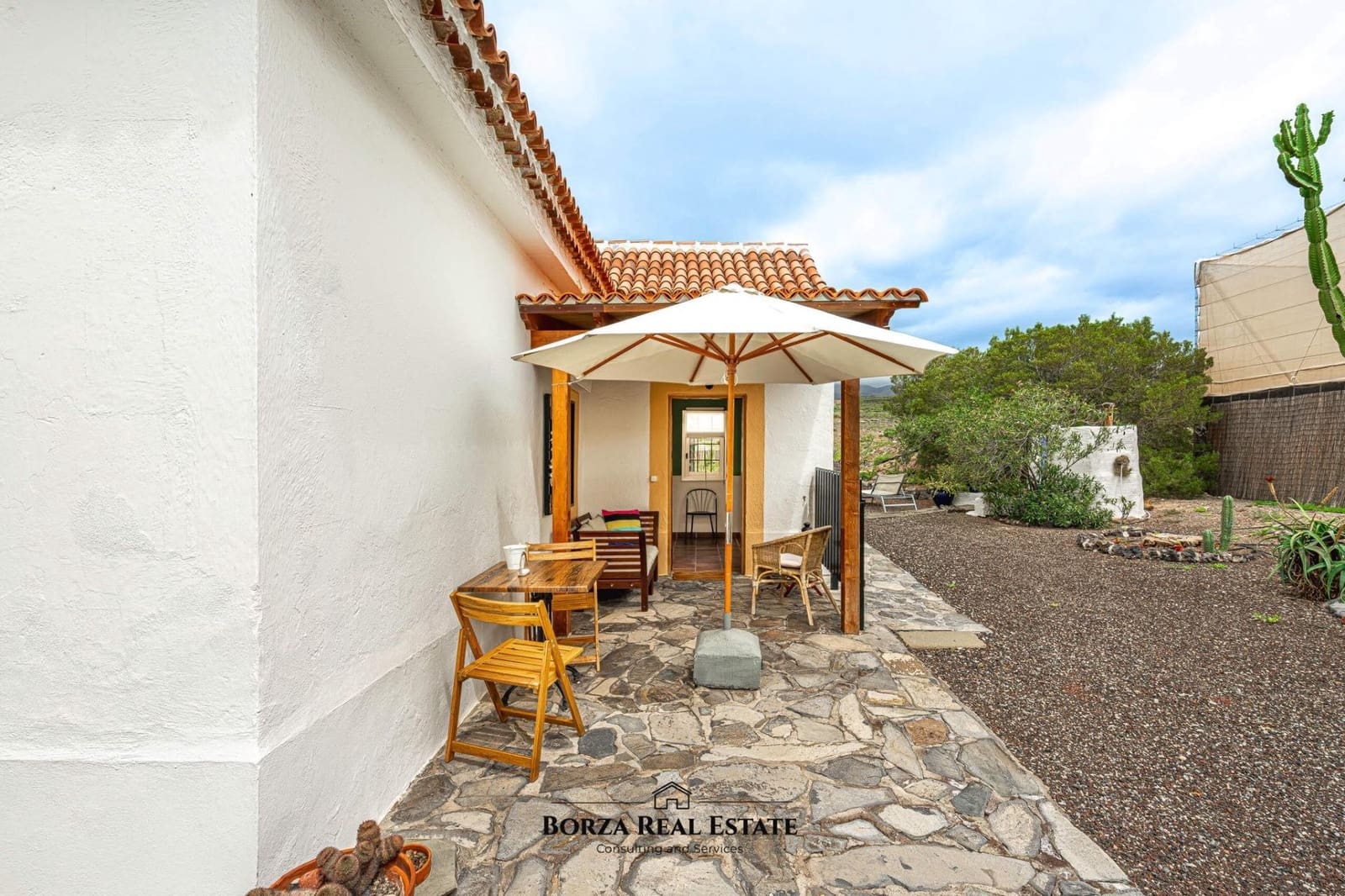 2 bedroom Finca/Country House for rent in San Isidro de Abona - € 1,650 (Ref: 9849486)