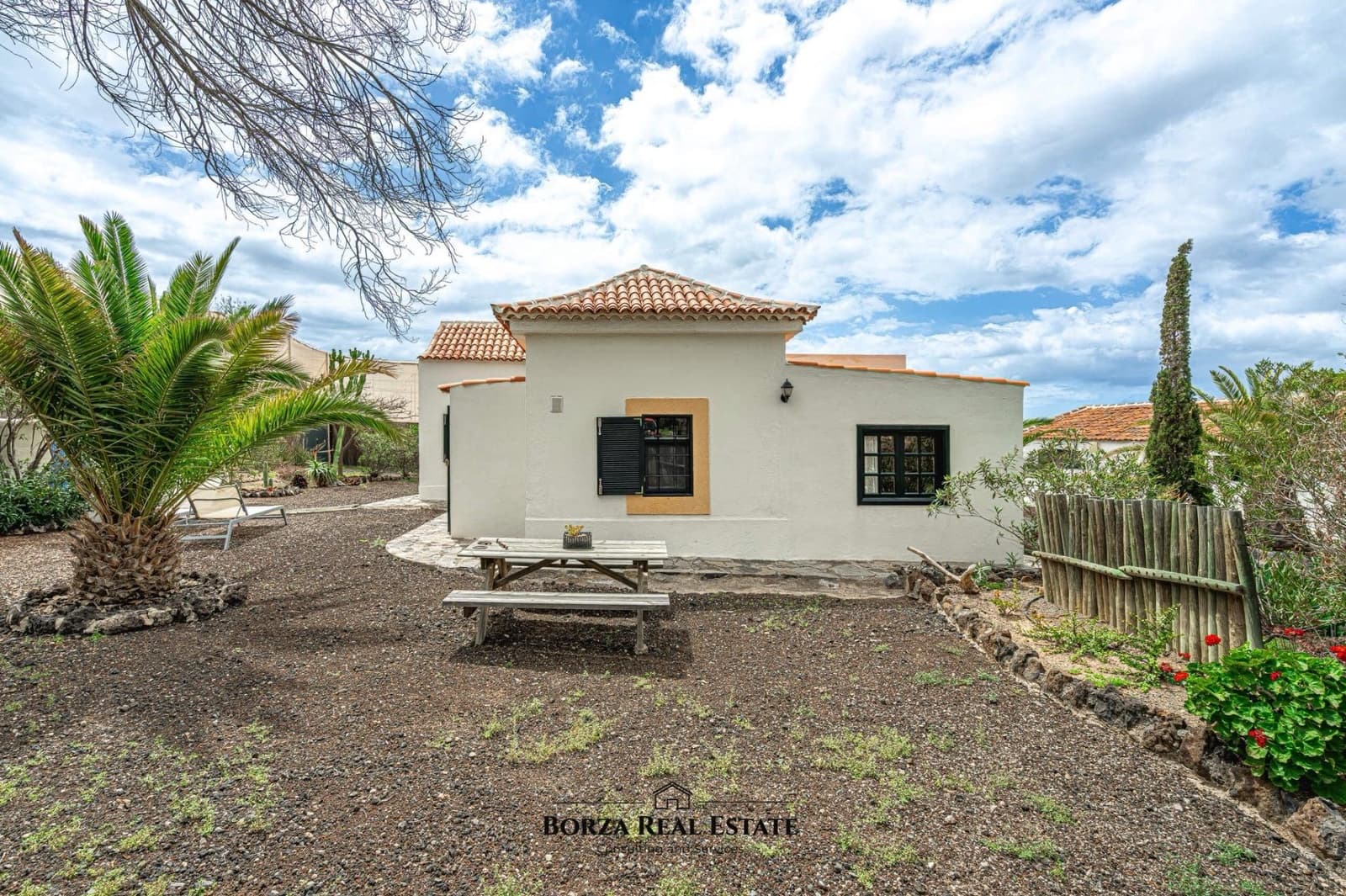 2 bedroom Finca/Country House for rent in San Isidro de Abona - € 1,650 (Ref: 9849486)