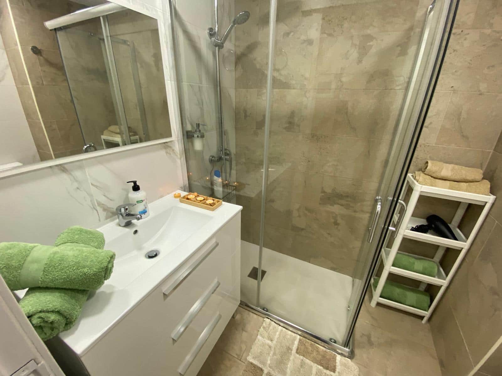 Studio att hyra i Los Cristianos med pool - 1 130 € (Ref: 9893981)