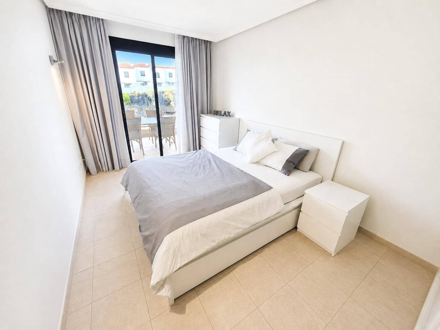 2 soverom Penthouse til salgs i Puerto Santiago med svømmebasseng garasje - € 670 000 (Ref: 9920529)