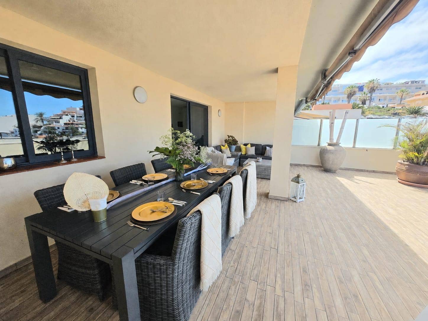 2 soverom Penthouse til salgs i Puerto Santiago med svømmebasseng garasje - € 670 000 (Ref: 9920529)