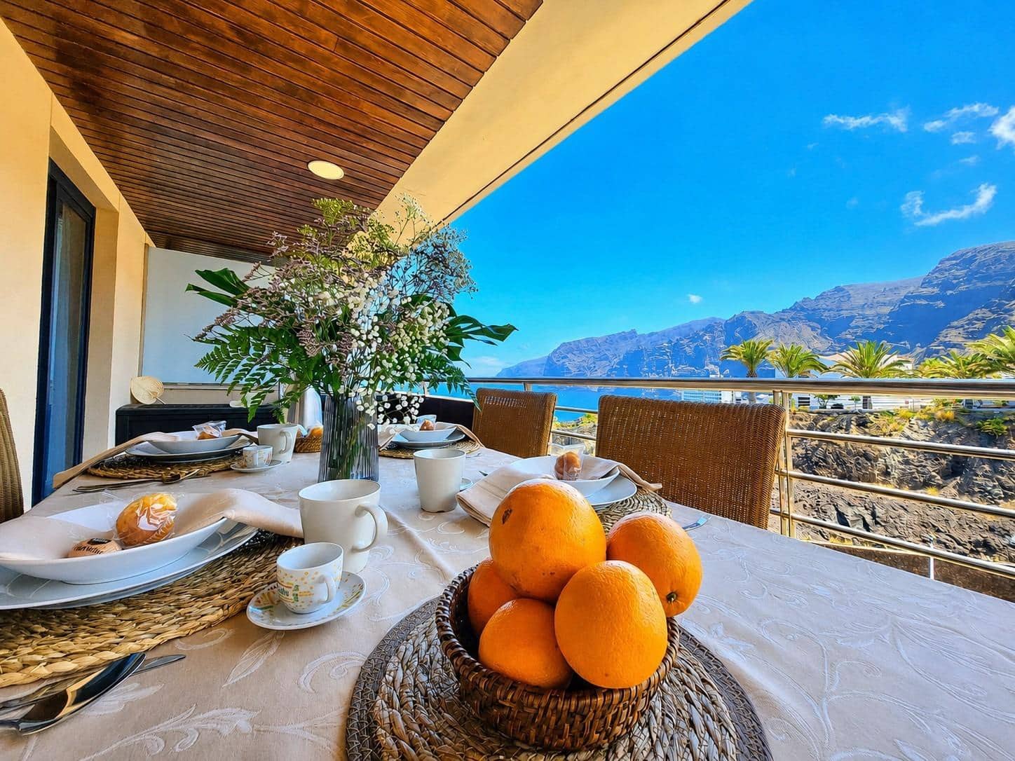 2 soverom Penthouse til salgs i Puerto Santiago med svømmebasseng garasje - € 670 000 (Ref: 9920529)