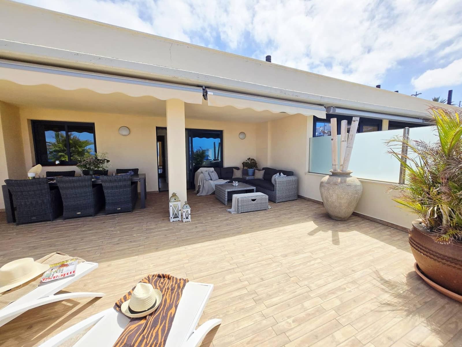 2 soverom Penthouse til salgs i Puerto Santiago med svømmebasseng garasje - € 670 000 (Ref: 9920529)