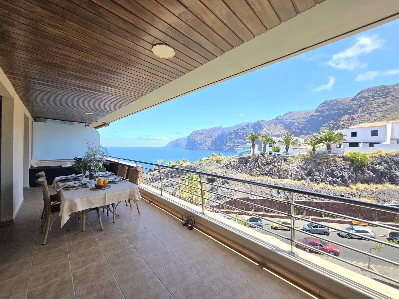 2 soverom Penthouse til salgs i Puerto Santiago med svømmebasseng garasje - € 670 000 (Ref: 9920529)