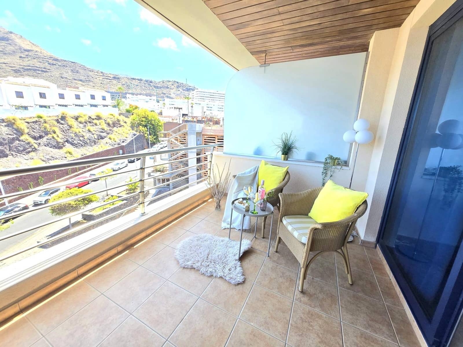 2 soverom Penthouse til salgs i Puerto Santiago med svømmebasseng garasje - € 670 000 (Ref: 9920529)