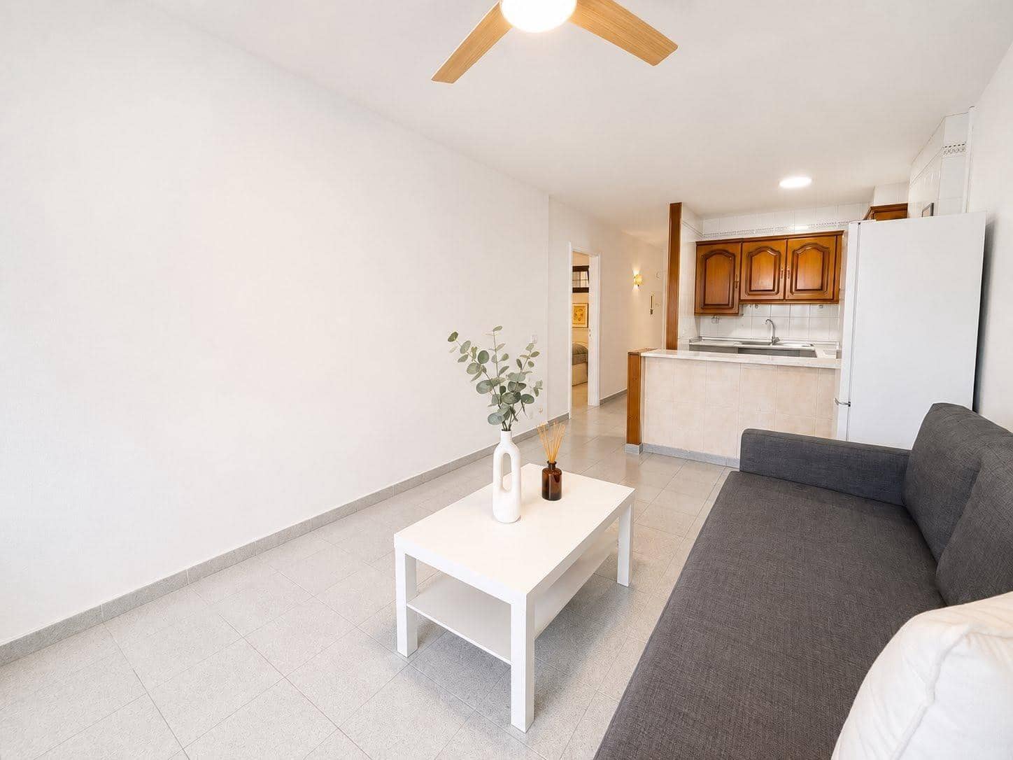 1 quarto Apartamento para arrendar em Los Cristianos - 1 150 € (Ref: 9924660)