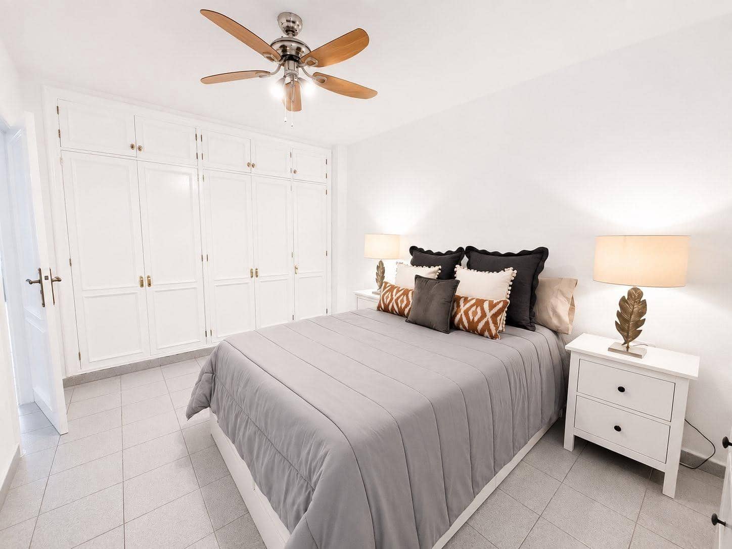 1 quarto Apartamento para arrendar em Los Cristianos - 1 150 € (Ref: 9924660)